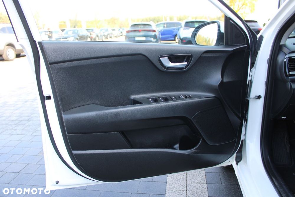 Kia Rio - 21