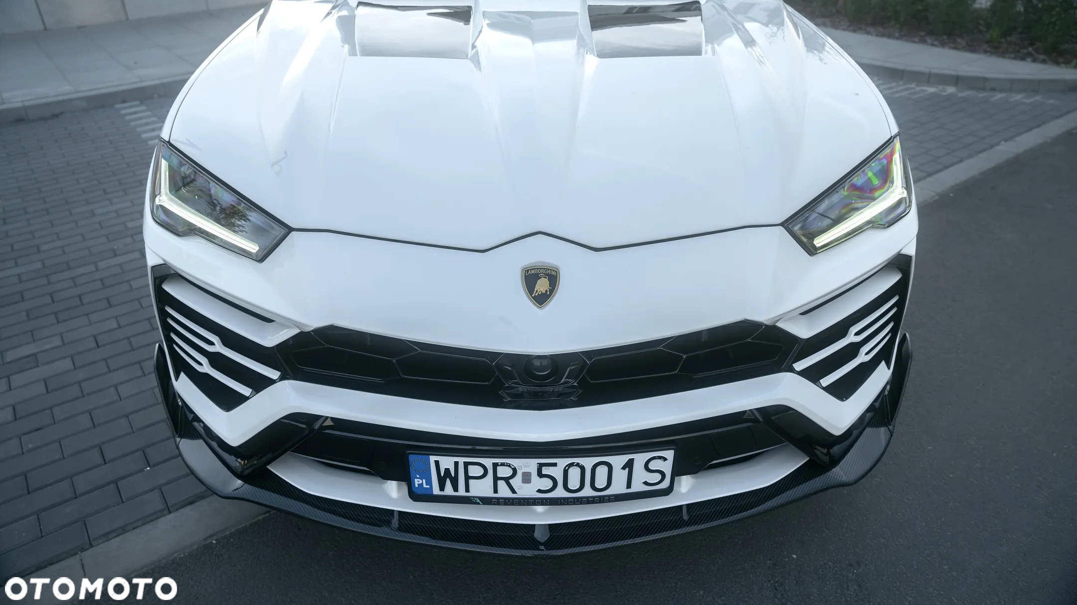 Lamborghini Urus Standard - 4