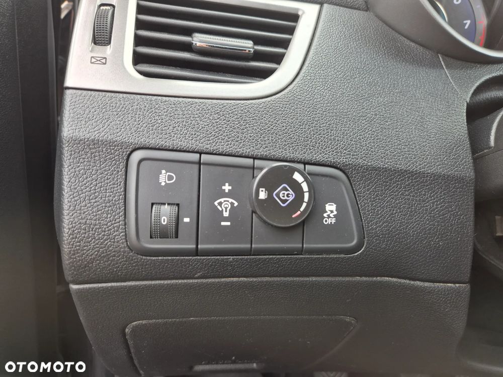 Hyundai Elantra 1.6 Comfort - 14