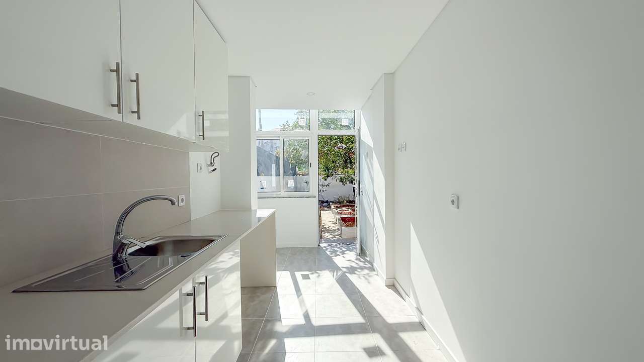 Apartamento T3 com logradouro, totalmente renovado - Grande imagem: 4/26