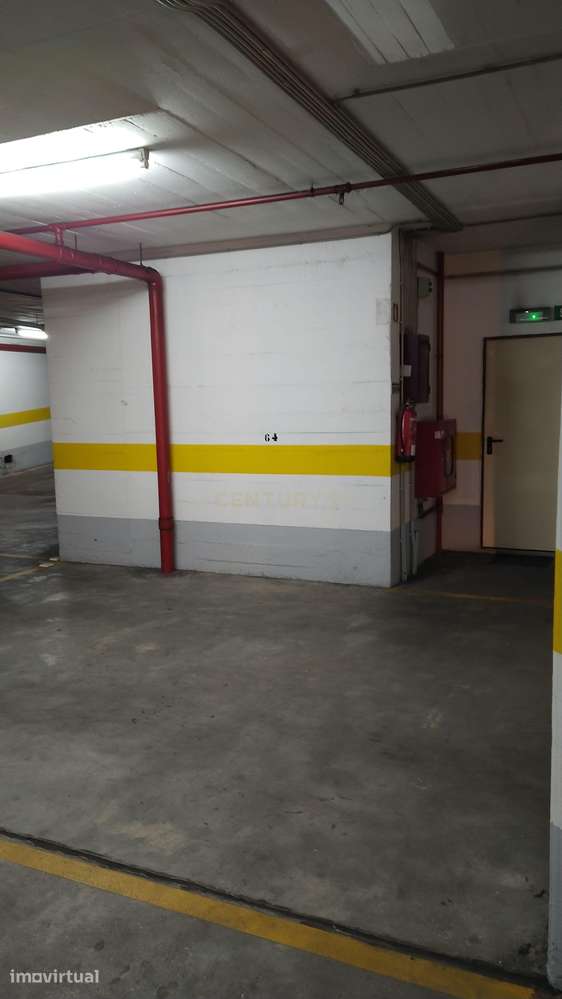 Estacionamento Interior em Lisboa com Acesso Fácil e Segurança - Grande imagem: 4/8