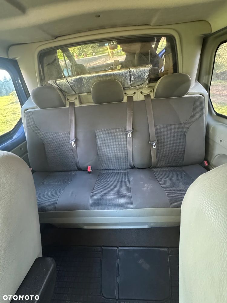 Opel Vivaro - 10