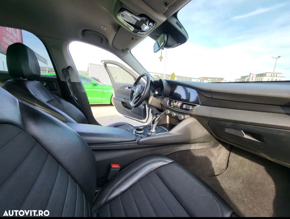 Alfa Romeo Giulia - 11