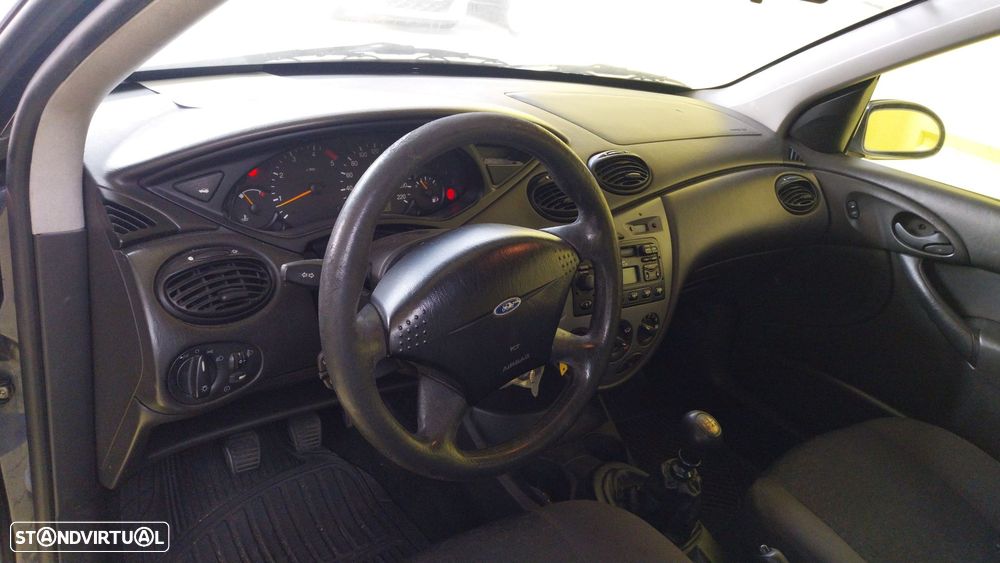 Ford Focus 1.8 TDdi Comfort - 18