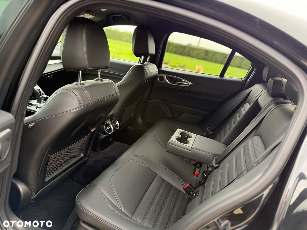 Alfa Romeo Giulia 2.0 Turbo Veloce Q4 - 21