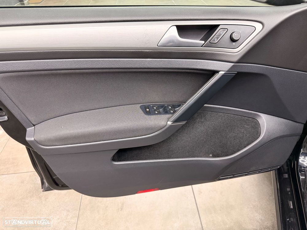 VW Golf 1.6 TDi BlueMotion Confortline - 47