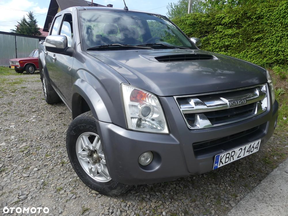 Isuzu D-Max 2.5d DC Custom - 11