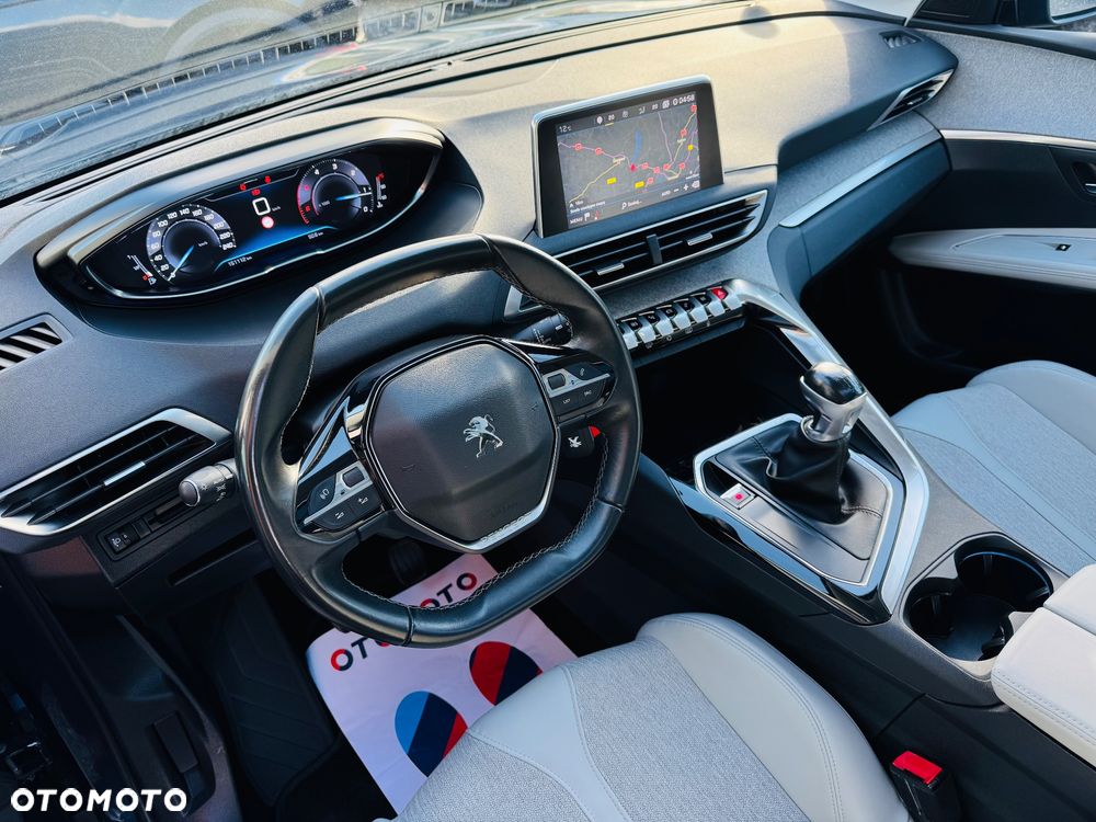 Peugeot 5008 1.5 BlueHDI Allure S&S - 24