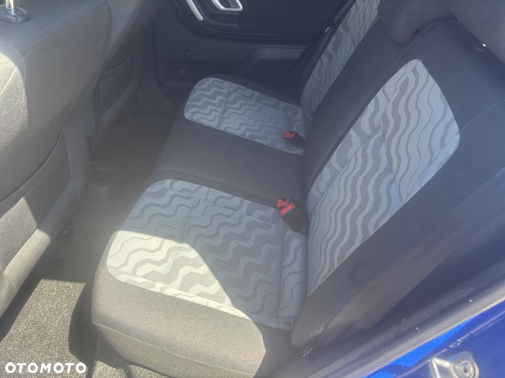 Skoda Fabia 1.2 HTP STYLE EDITION - 21
