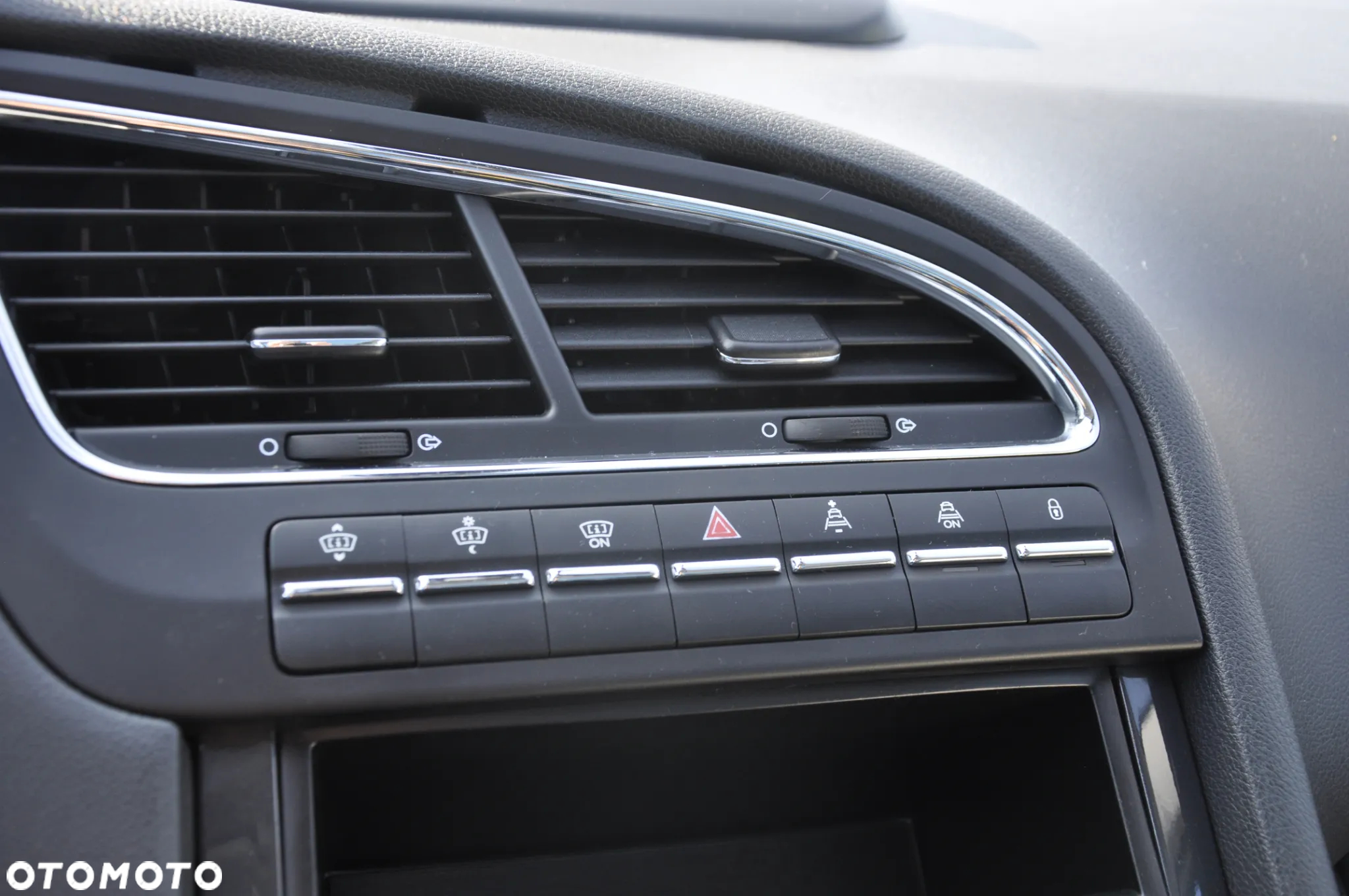 Peugeot 5008 1.6 THP Business Line - 22