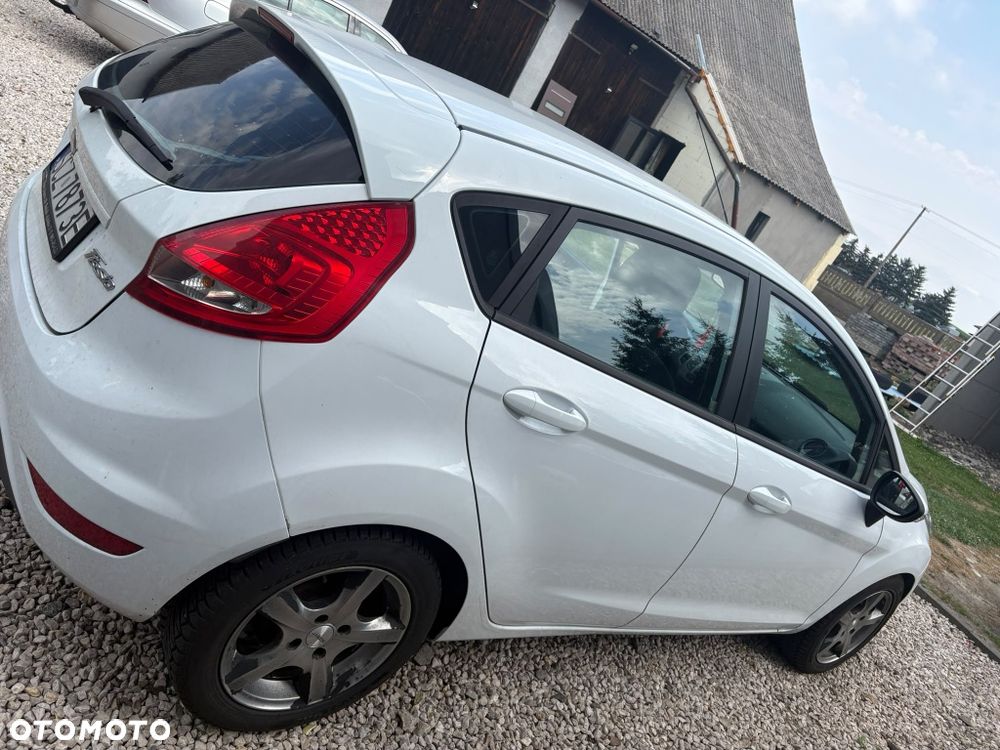 Ford Fiesta 2009 photo 3