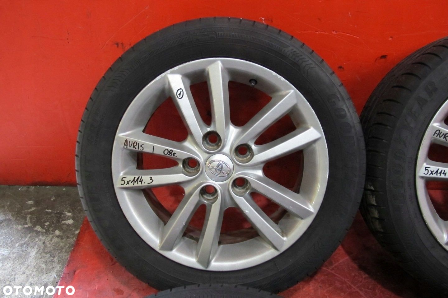 TOYOTA AURIS I 1 E15 COROLLA KOŁA FELGI 16 6.5J ET45 5x114.3 205/55R16 - 2