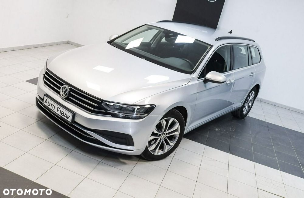 Volkswagen Passat - 2