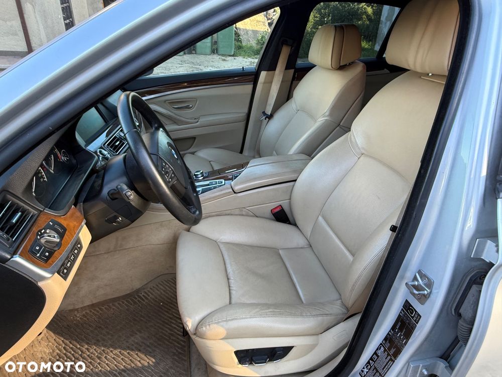 BMW Seria 5 530d xDrive Modern Line - 7