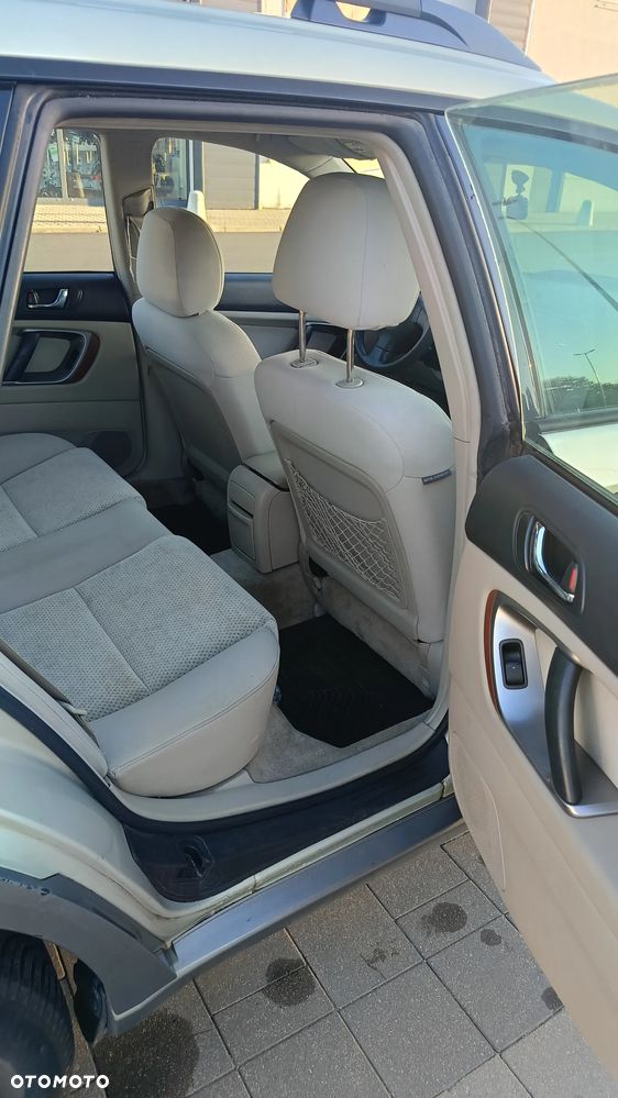 Subaru Legacy 2.5i AT - 12