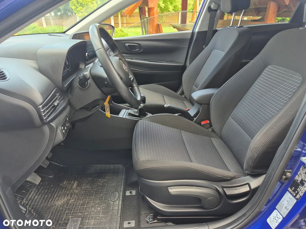 Hyundai i20 blue 1.2 Pure - 11