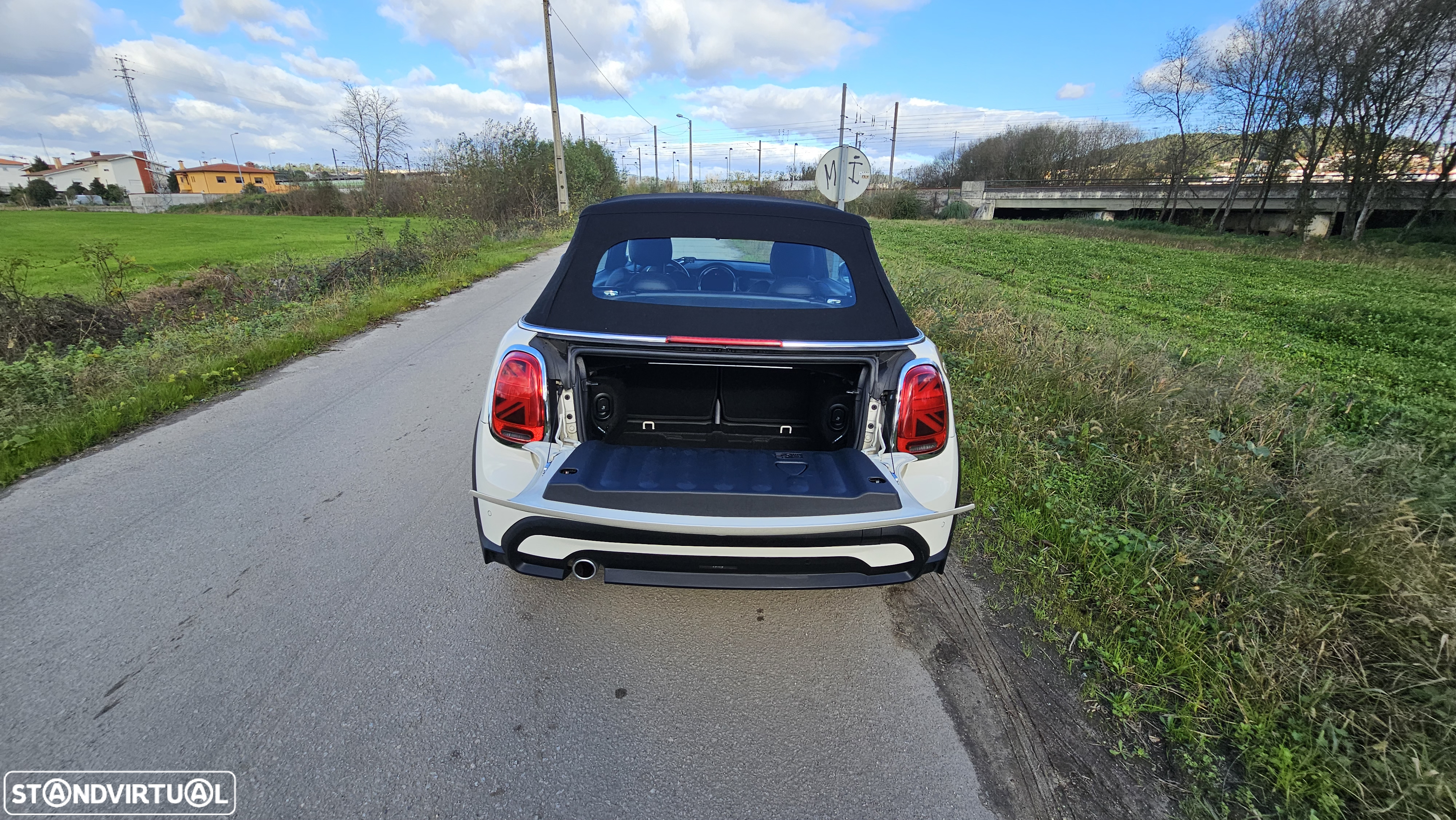 MINI Cabrio Cooper Auto - 19