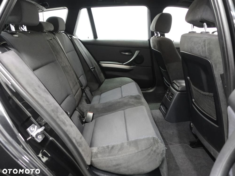 BMW Seria 3 318i - 24