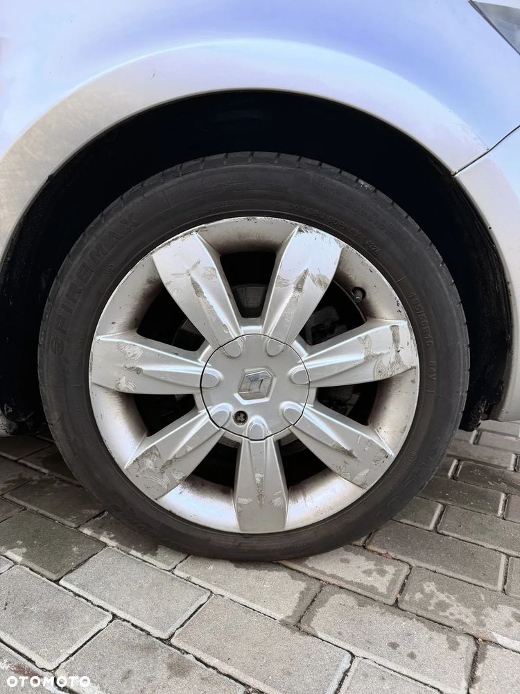 Renault Clio - 17