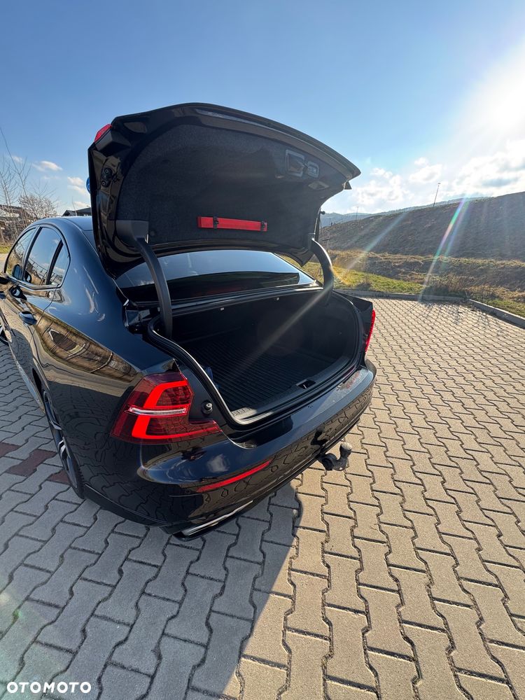 Volvo S60 T8 Twin Engine AWD Geartronic RDesign - 23