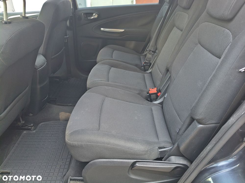 Ford S-Max 2.0 TDCi DPF Ambiente - 27