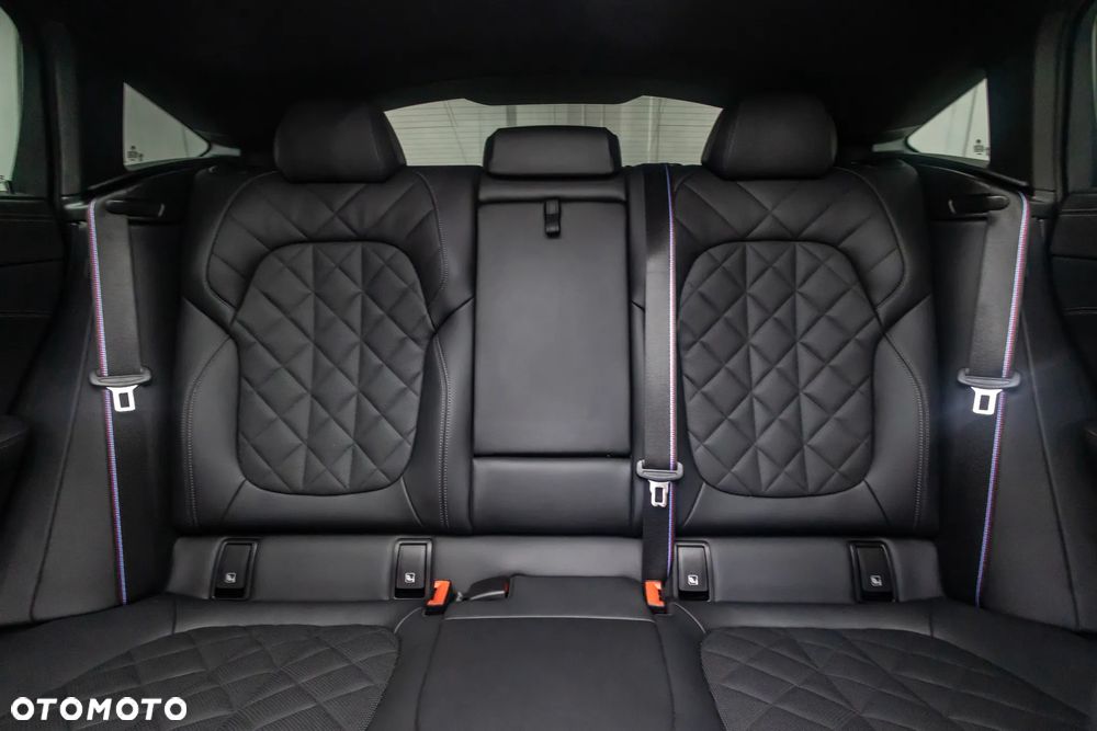 BMW X6 - 36