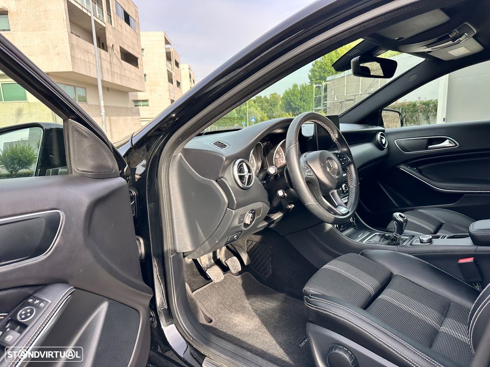 Mercedes-Benz A 180 d AMG Line - 24