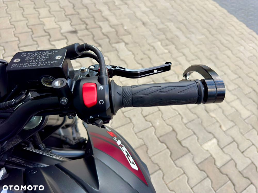 Suzuki GSX - 18