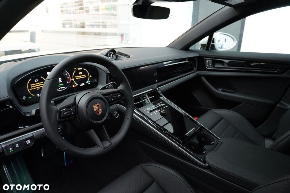 Porsche Panamera - 16