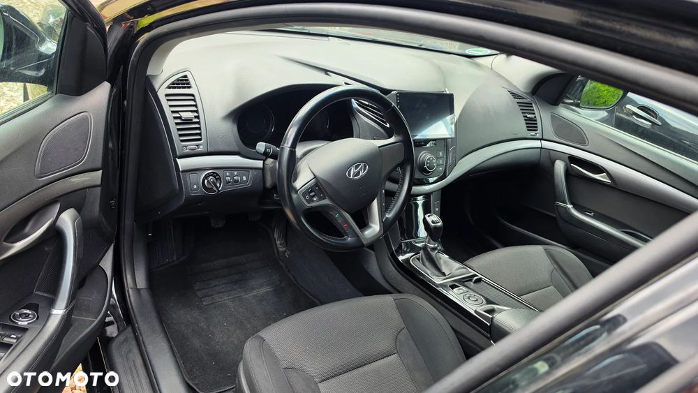 Hyundai i40 Kombi blue 1.6 Space - 15