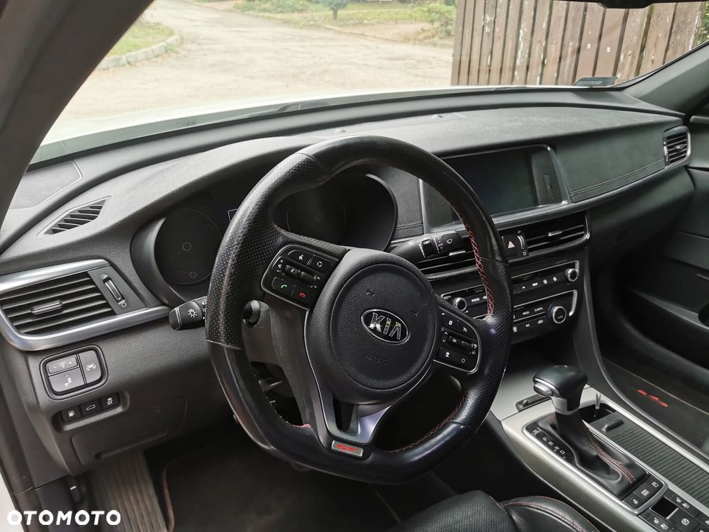 Kia Optima - 16
