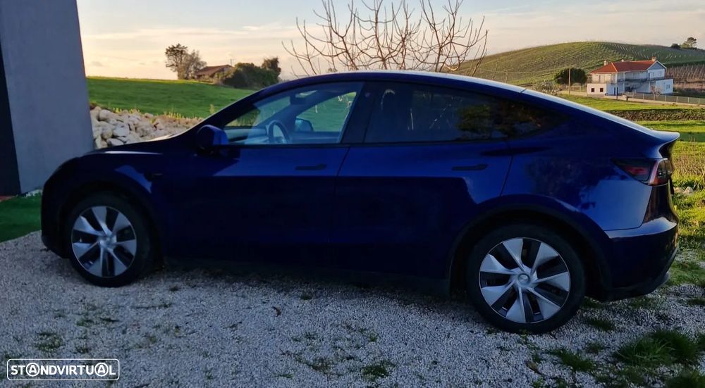 Tesla Model Y Long Range Dual Motor AWD - 5