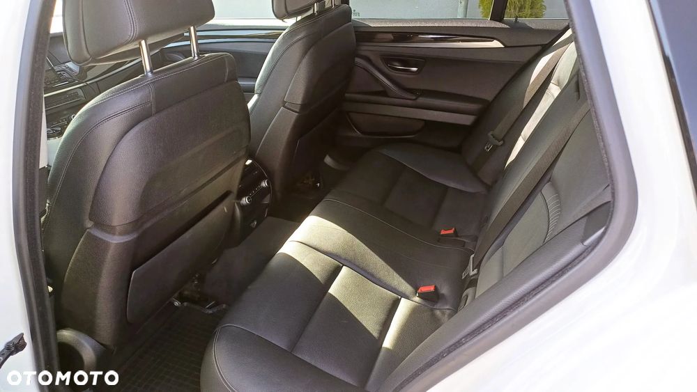 BMW Seria 5 535d xDrive Luxury Line - 11