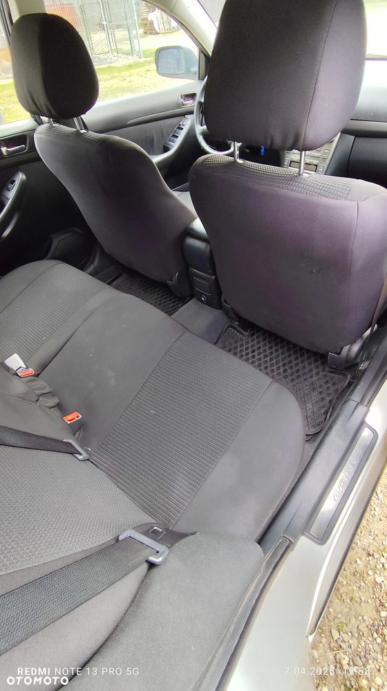 Toyota Avensis 2.2 D-CAT Team - 6