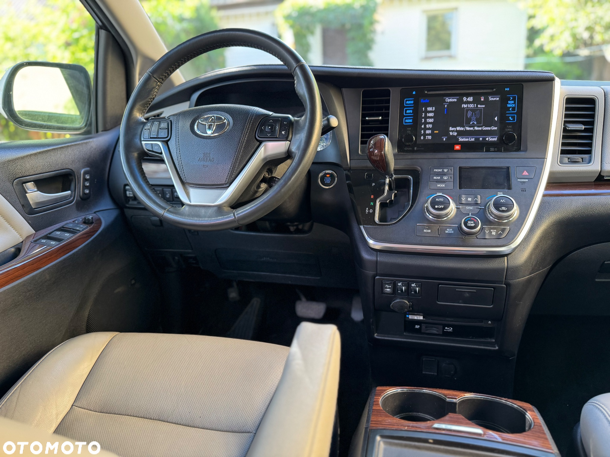 Toyota Sienna - 6