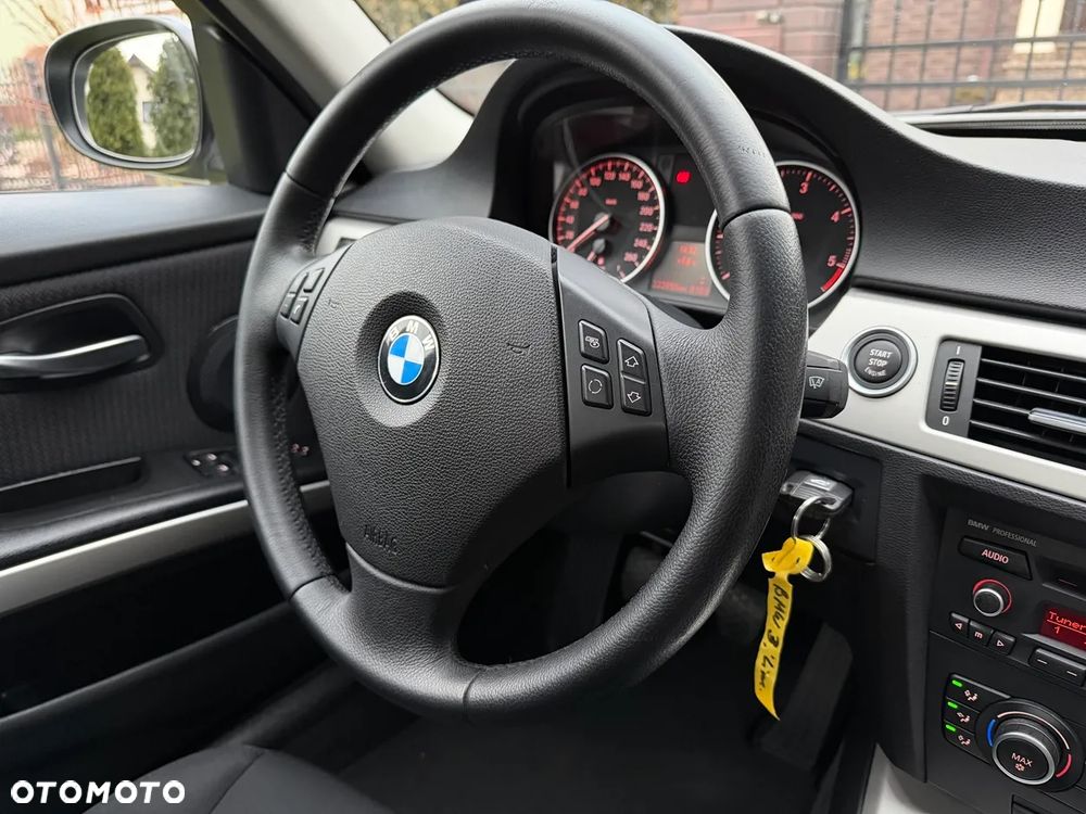 BMW Seria 3 318d DPF Edition Exclusive - 19