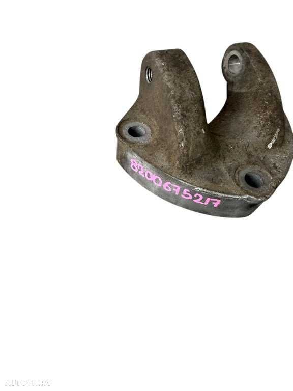 Dezmembrari  RENAULT MASTER 2.3  Suport antibalans cod - 8200675217 - 3