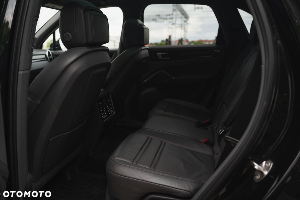 Porsche Cayenne S - 28