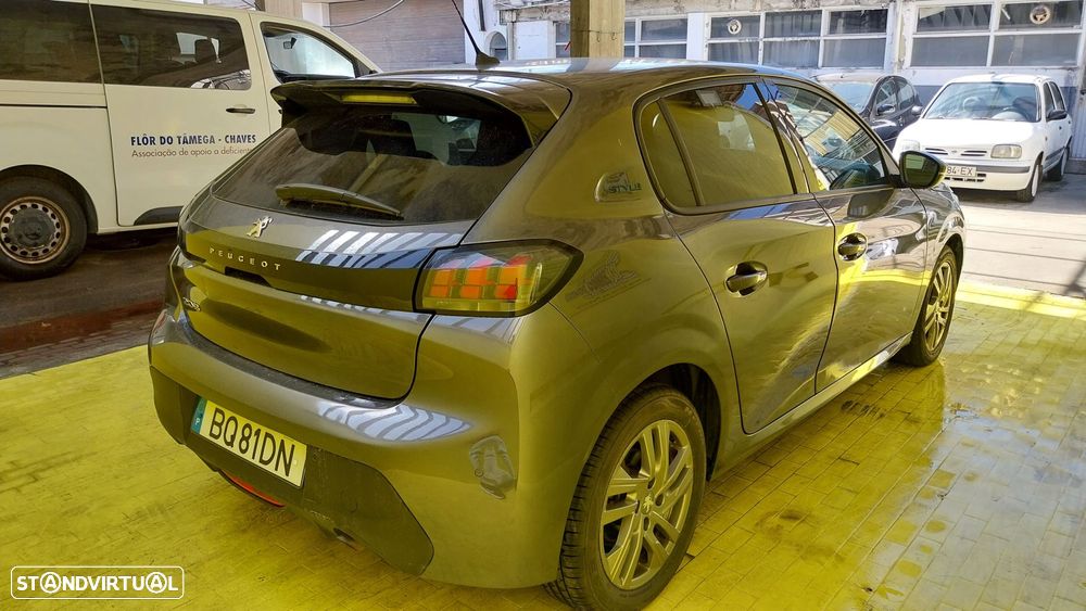 Peugeot 208 1.2 PureTech Allure EAT8 - 22