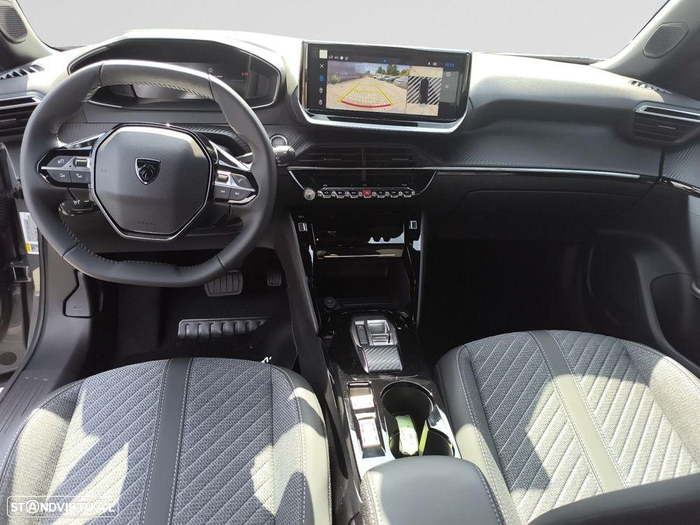 Peugeot e-2008 - 11