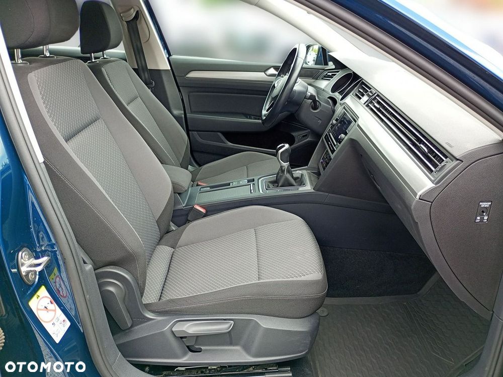 Volkswagen Passat Variant 2.0 TDI EVO Essence - 27