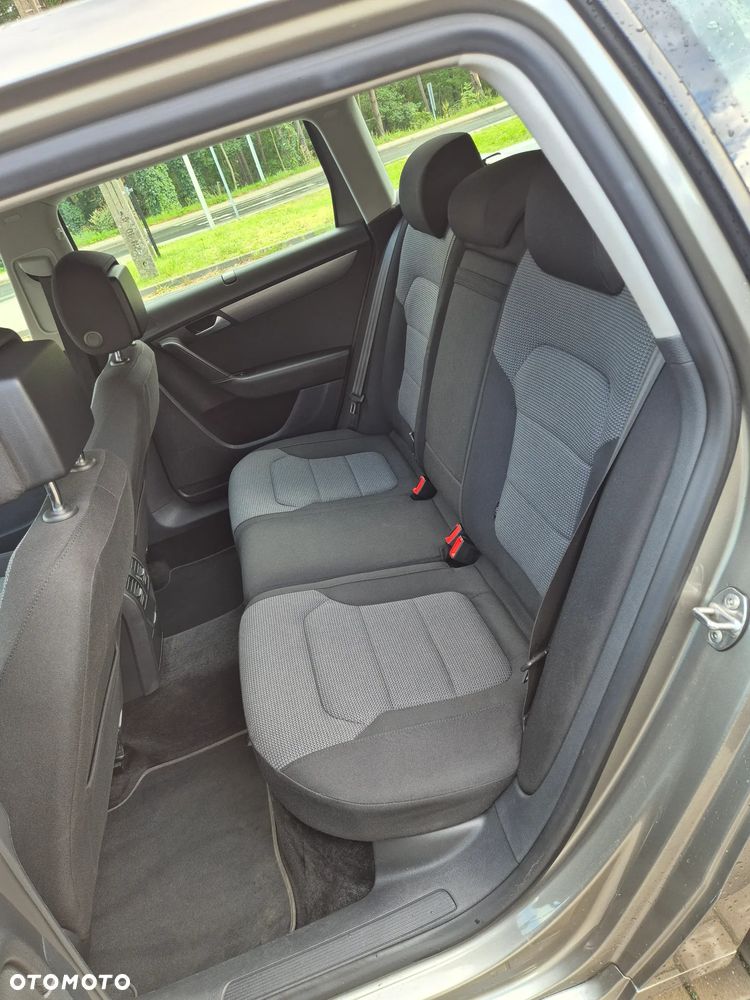 Volkswagen Passat 1.6 TDI Comfortline - 17