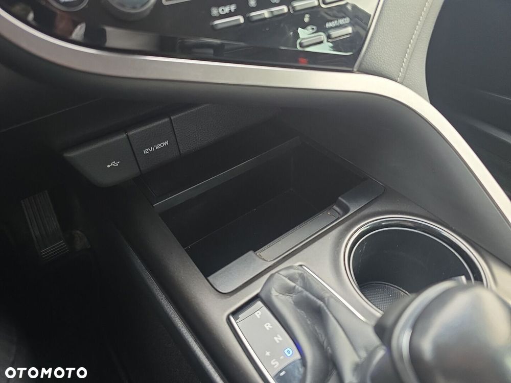 Toyota Camry 2.5 Hybrid Prestige CVT - 27