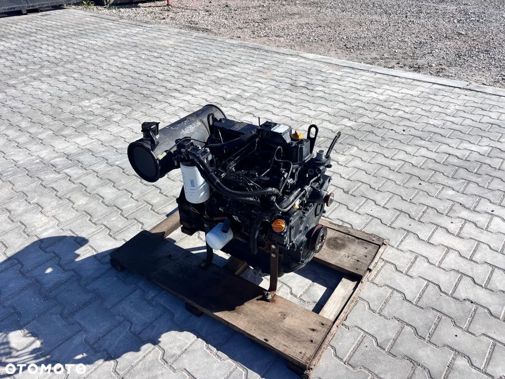 Silnik Yanmar 4TNV88 - 1