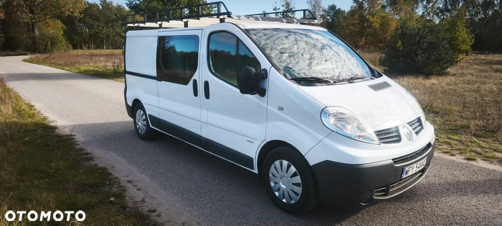Renault Trafic 2014 photo 2