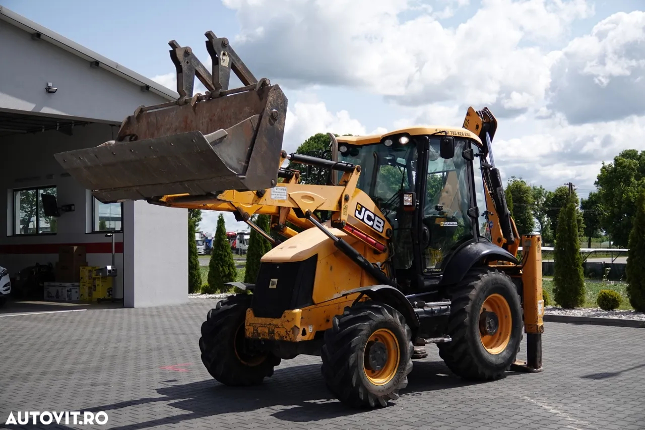 JCB 3CXCAEC / EXCAVATOR / MANETĂ DE SERVICIU / 2011 - 3