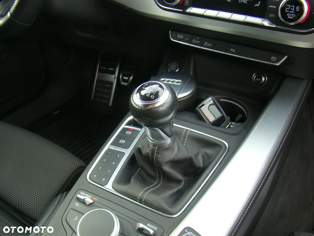Audi A4 Avant 2.0 TFSI ultra design - 36
