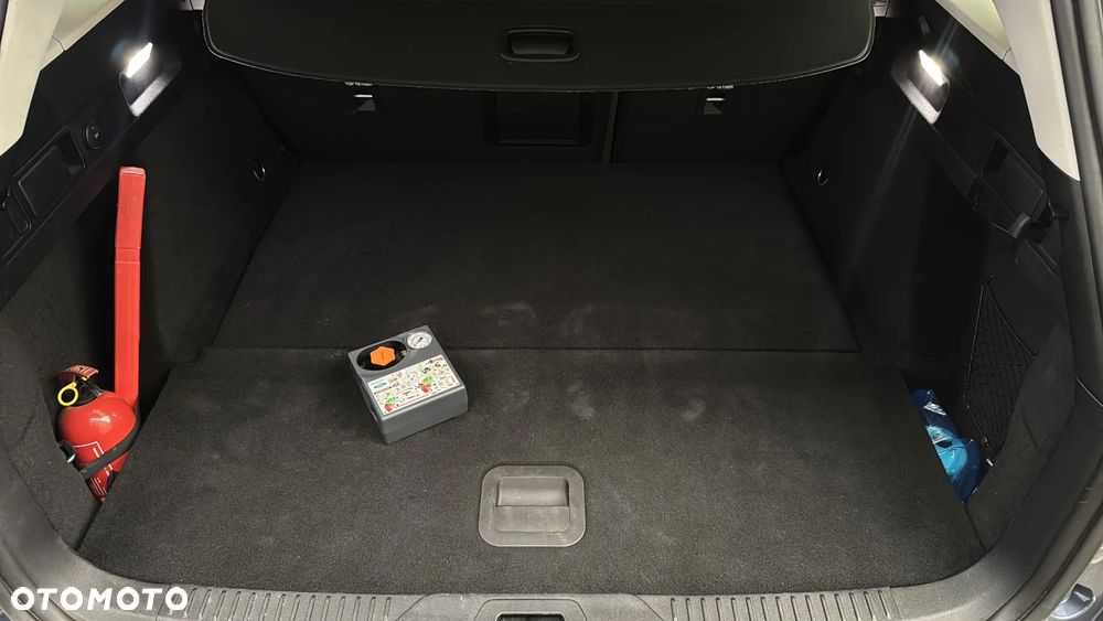 Ford Focus 1.0 EcoBoost Titanium X - 28