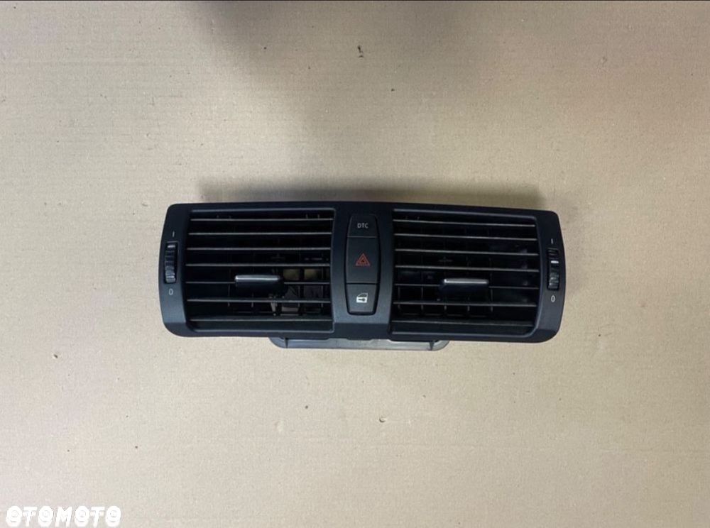 7059189 kratka środkowa konsoli bmw 1 e87 e88 - 1