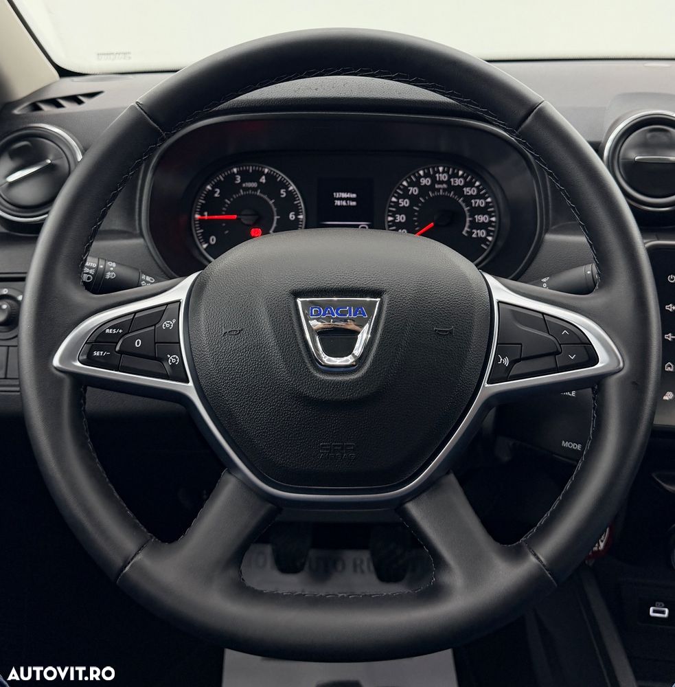 Dacia Duster TCe 90 Essential - 32